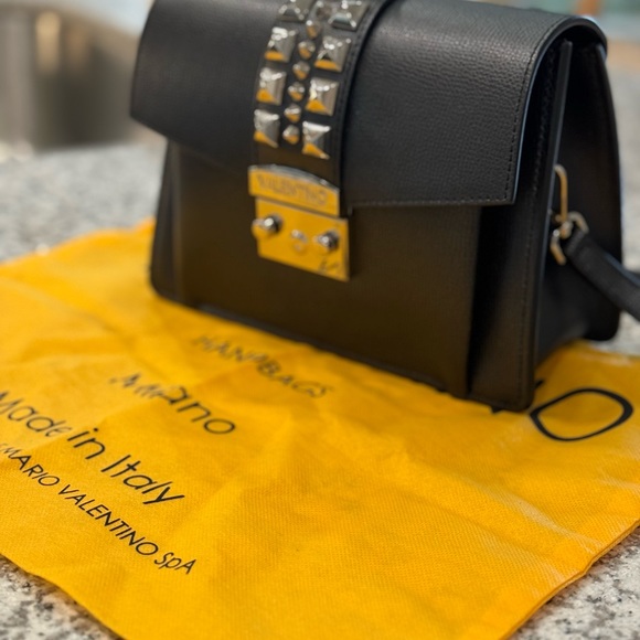 Valentino by Mariano handbag 7.5inx9inx3.75in - Picture 3 of 11